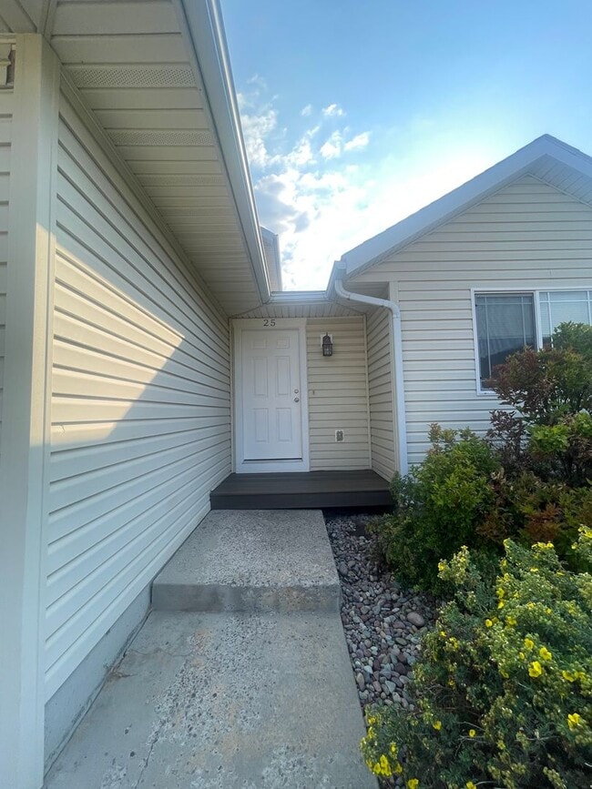 Photo - Freshly Remodeled 3 bed 2 Bath Townhome
