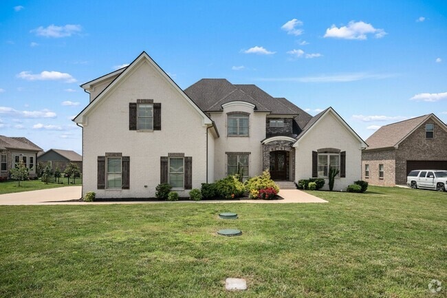 Building Photo - Luxury Home For Rent