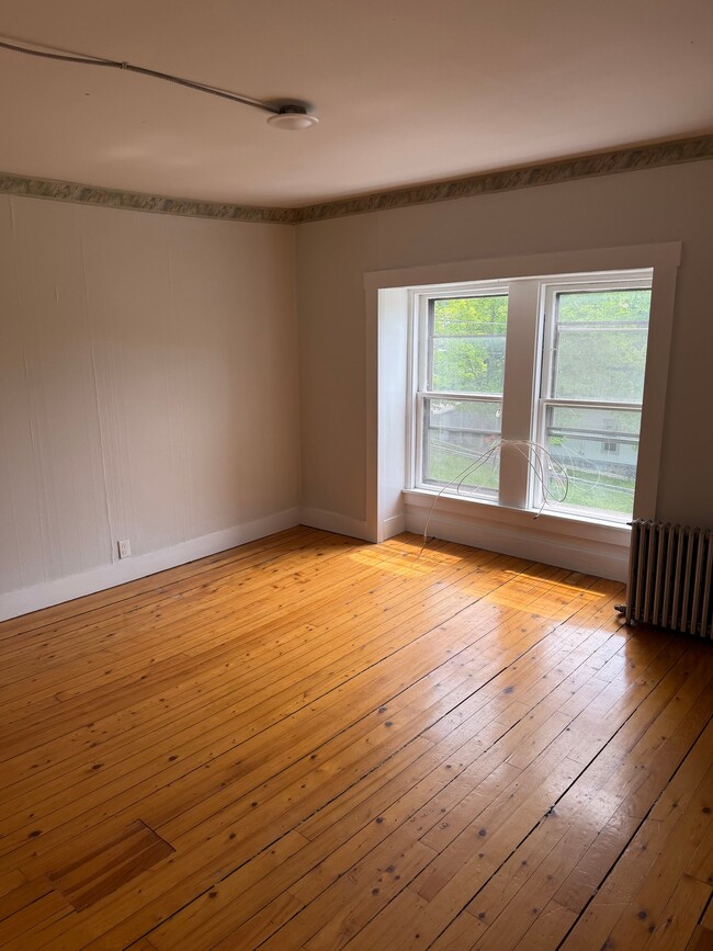 Photo - 12 Downing St Unit 3