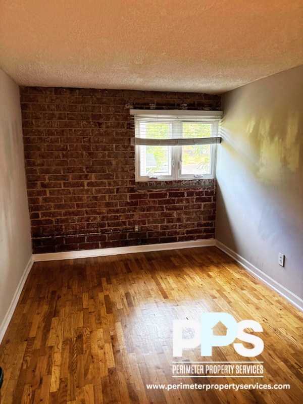 Photo - 235 Lampkin St NE