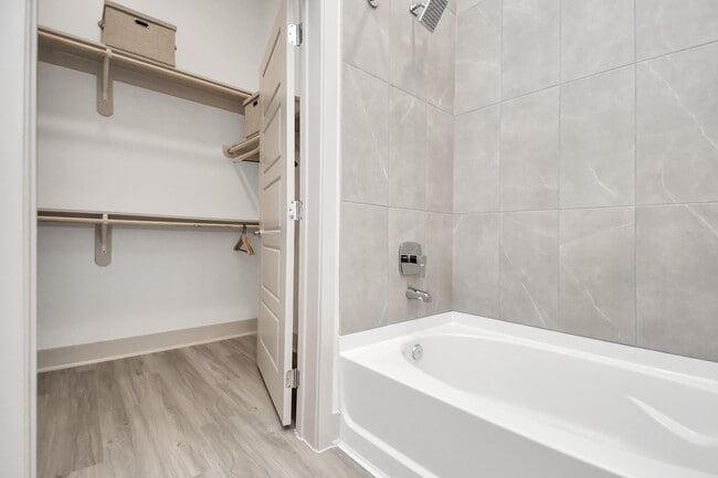 Photo - 1617 Enid St Unidad 261