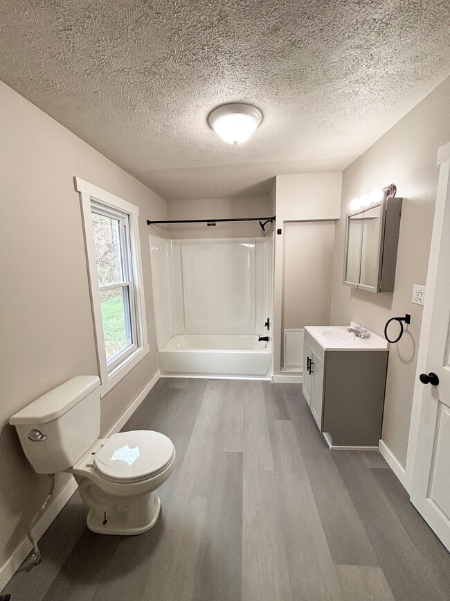 Photo - 489 Evergreen Rd Unit 489B Evergreen Rd