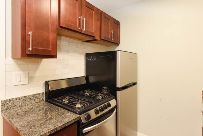 448 W Barry Ave Unit 915