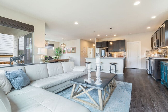 Photo - 9827 S 229th Pl Unidad ID1231223P