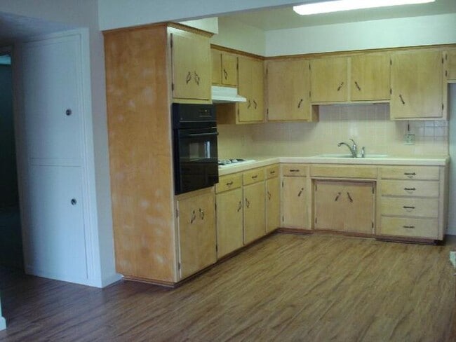 Photo - Very Cute 2/1 Duplex on Quiet Street in Sacramento-5402 Mona Way