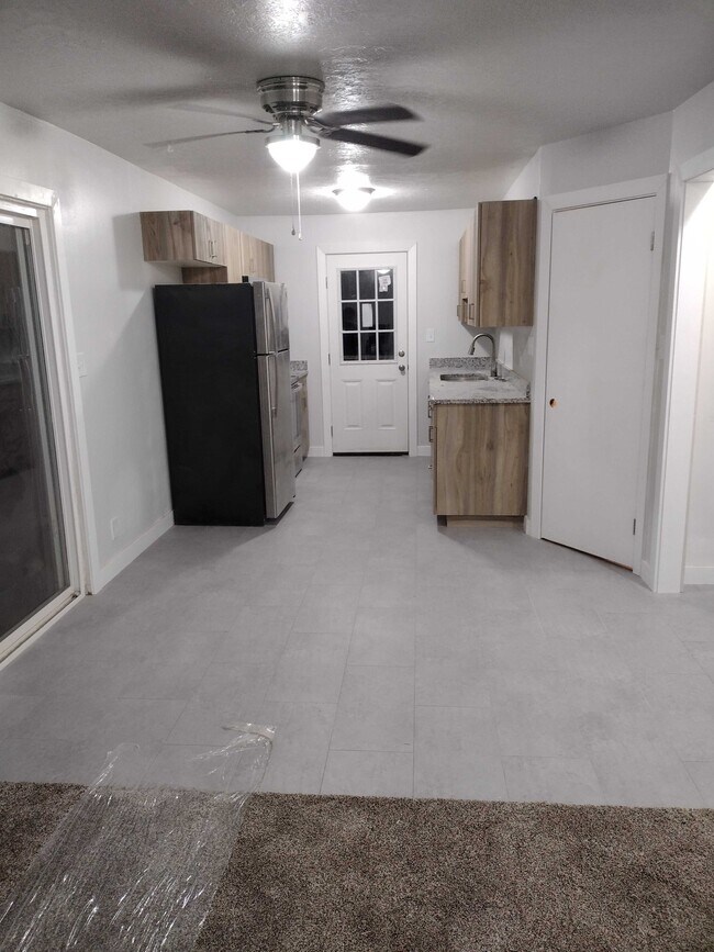 Photo - 510 W Whitman St Unidad #3