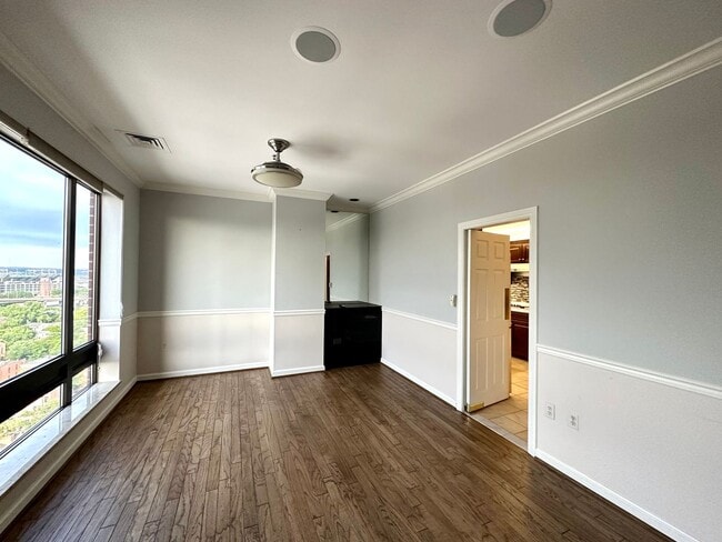 Photo - Charming 1 Bedroom/ 1.5 Bathroom Condo Unit in Inner Harbor, Baltimore, MD!