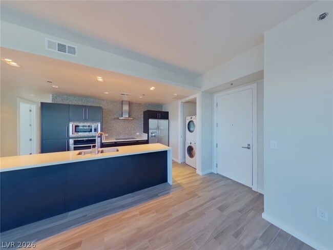 Building Photo - 4471 Dean Martin Dr Unit 2209