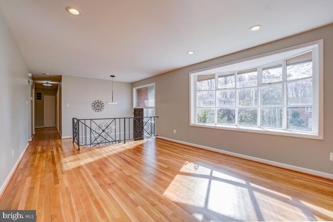 Photo - 6417 Earlham Dr