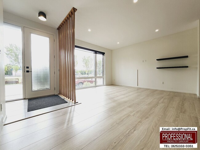 Building Photo - 16112 99 Av NW
