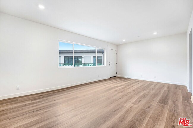 16185 Sunset Blvd Unidad 10