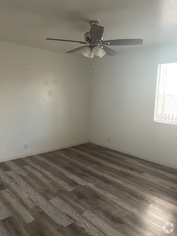 Building Photo - 220 W 9th St Unit 318 Rental