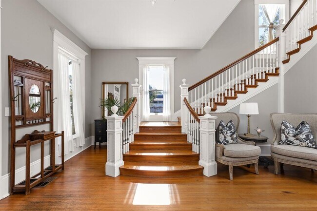 Photo - 201 Ramona St