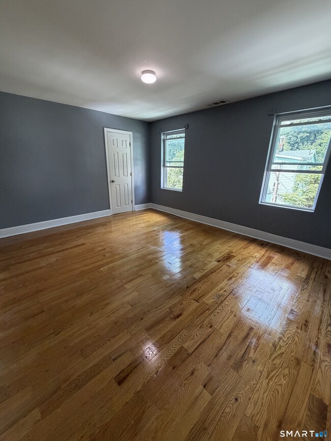 14 Kenyon St Unit 3rd Floor