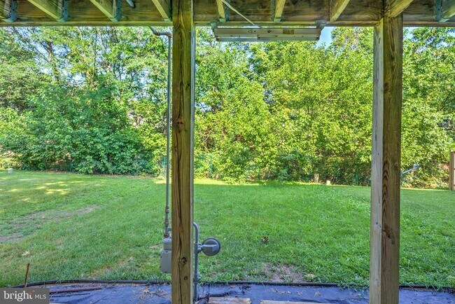 Photo - 213 Copperfield Ln