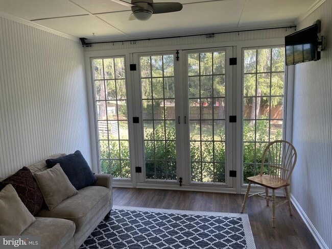 Photo - 501 S Seminary St