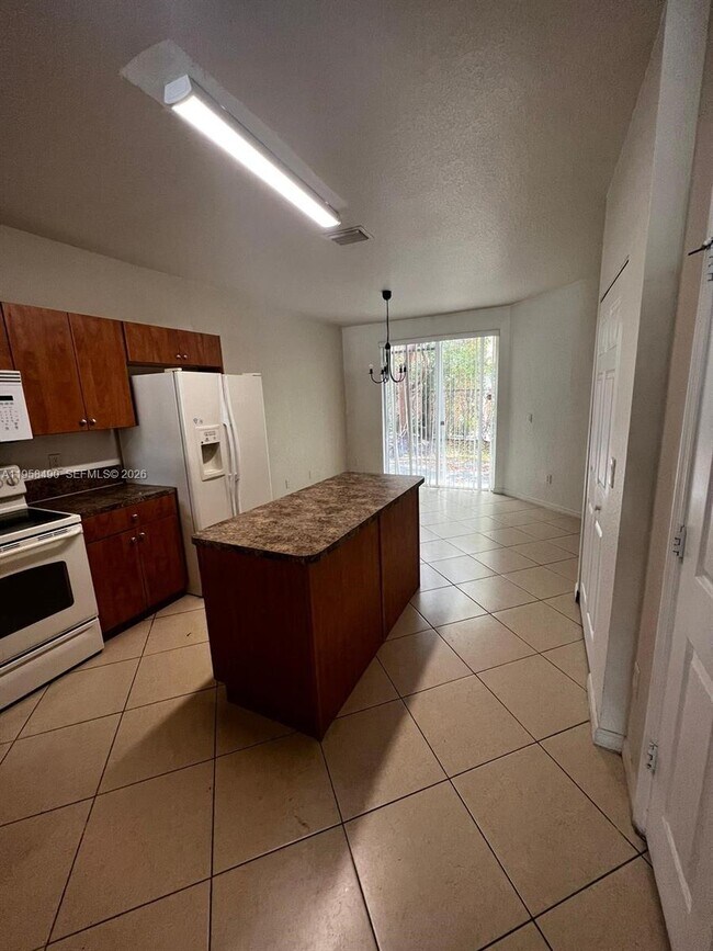 Photo - 1909 Hibiscus Ln