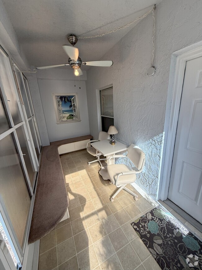 Building Photo - 853 SE Mayo Dr Unit 853 Rental