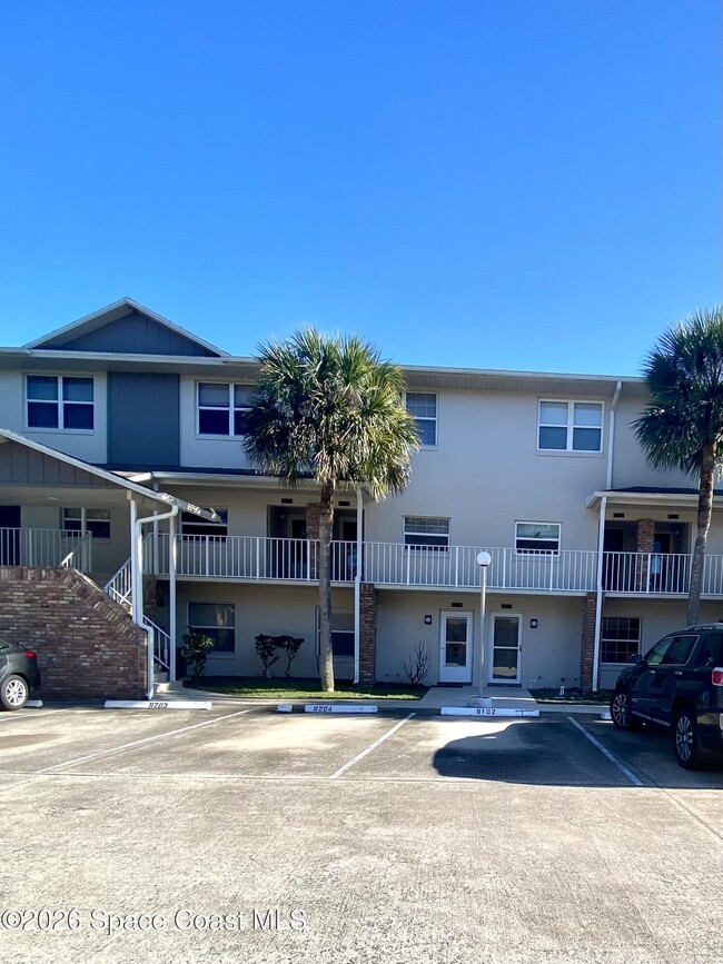 Building Photo - 1600 Woodland Dr Unit 8103