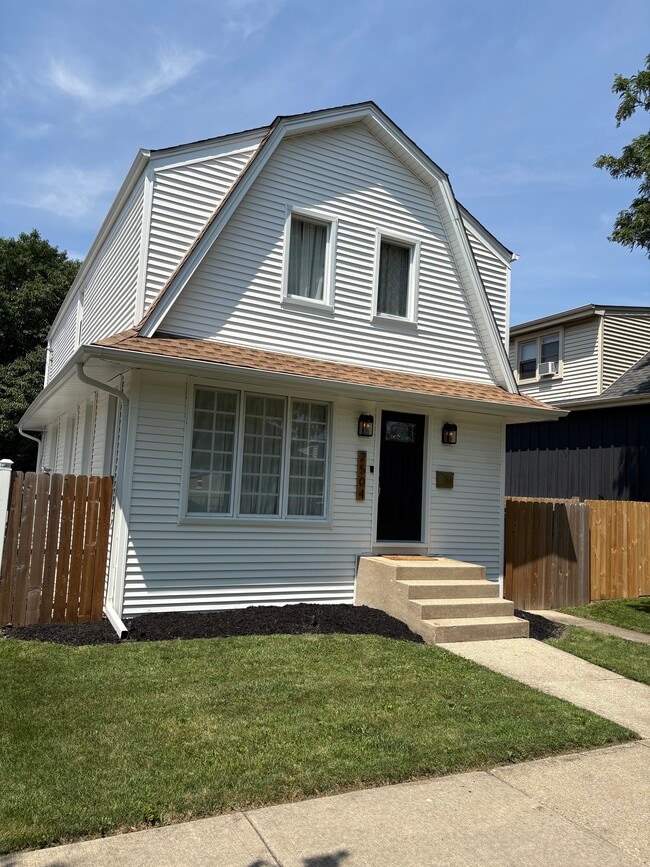 Photo - 2504 Budd St