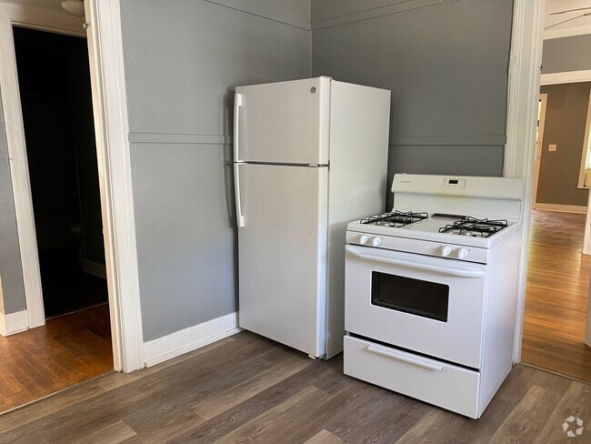 Building Photo - 333/335 Natalen Unit 335 Natalen Rental