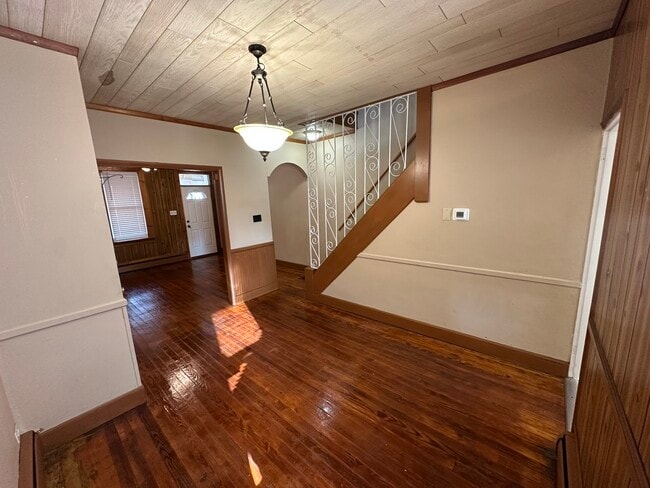 Building Photo - 139 Coral St