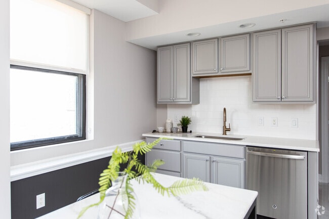 2BR, 2BA - 1,379 SF - Tower No. 79