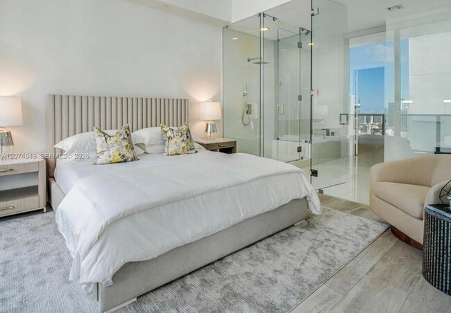 Photo - 55 SW 9th St Unidad 4409