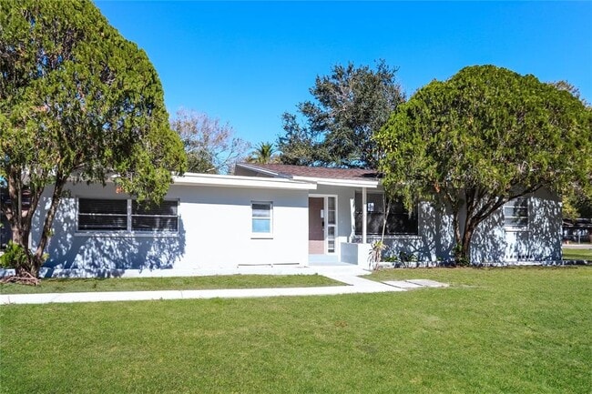 Building Photo - 5763 Crestmont Ave
