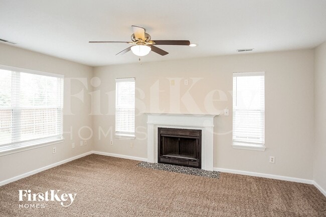 Photo - 17651 Willow Creek Way
