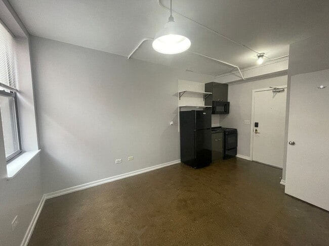 Photo - 1136 W Wilson Ave Unit 225