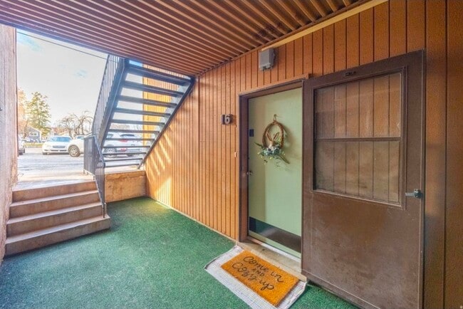 Building Photo - 240 E 400 N Unit 16