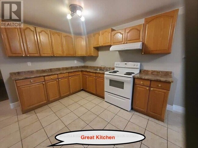 Photo - 3784 Forest Bluff Crescent