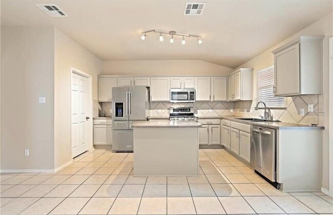 Photo - 2605 Butler Way