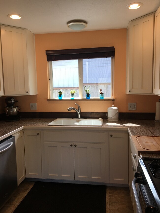 Photo - 421 N 6th Ave SW