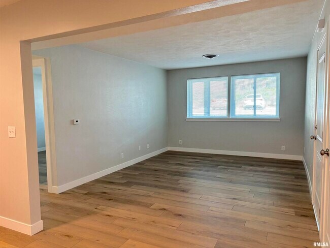 Photo - 1646 W 42nd St