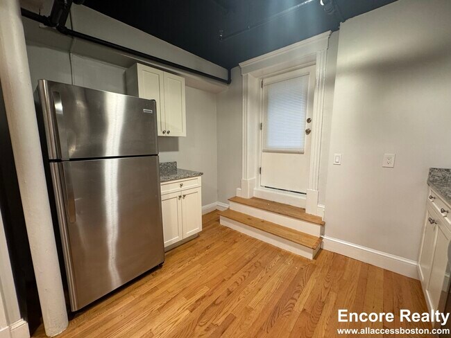 Photo - 1450 Commonwealth Ave Unit B