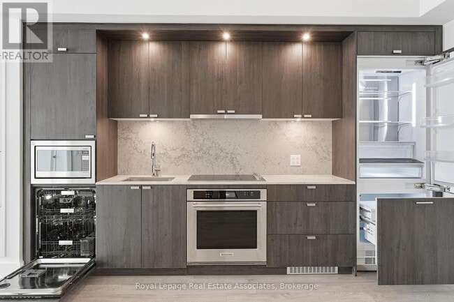 Photo - 259 The Kingsway Unit 220