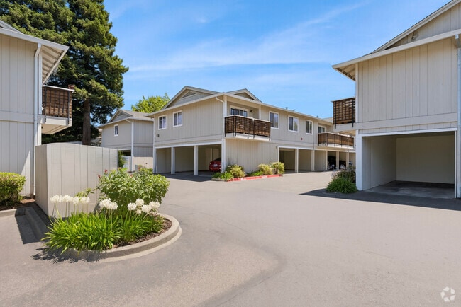 Building Photo - Glenn Manor Rental