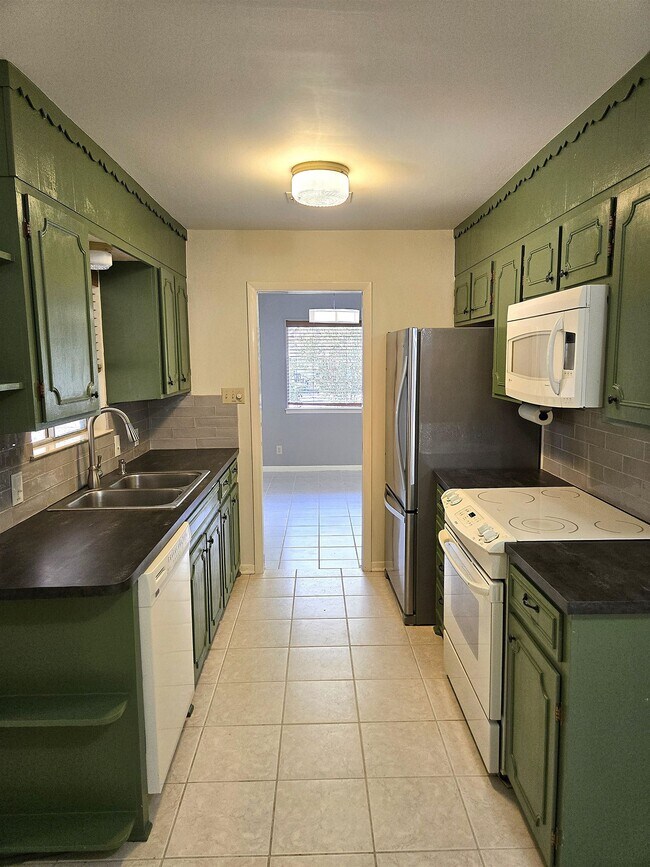 Photo - 410 E Main St