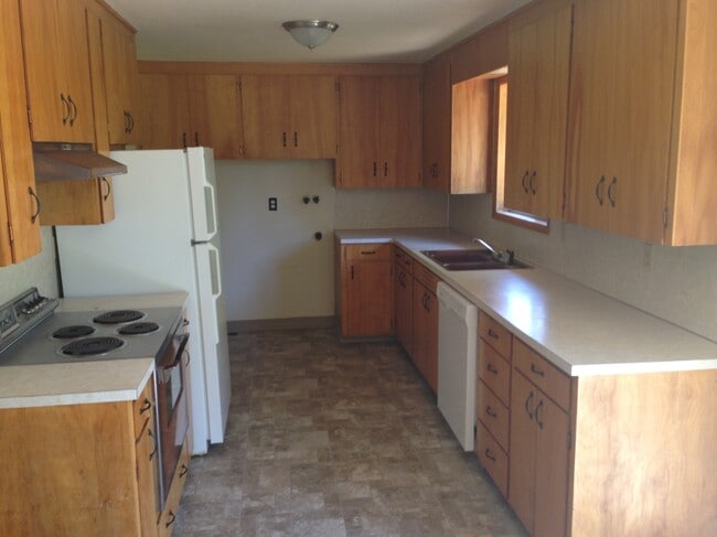 Photo - 820 NE Woodcrest Ave