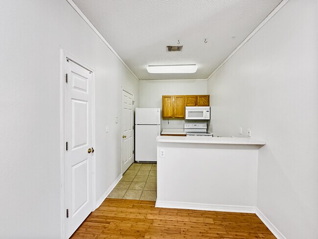 Kitchen - 505 Spartan Dr Unit 3206