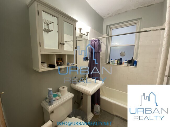 Photo - 2039 Commonwealth Ave