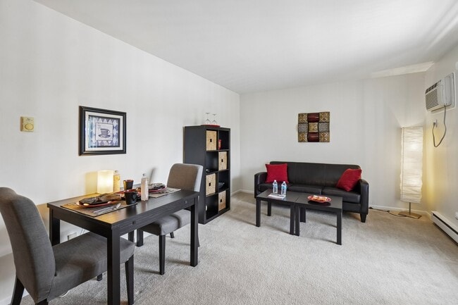 Creek Club Apartments