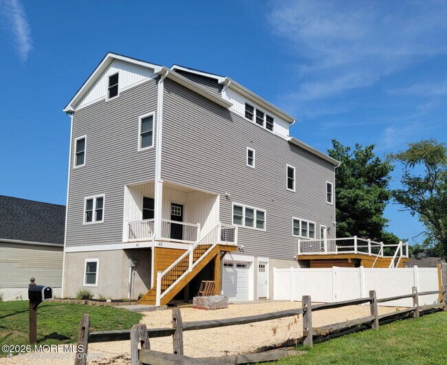 46 Hudson Ave