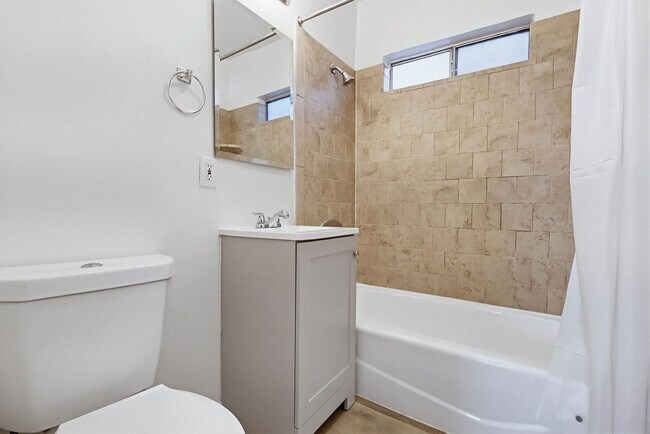 2431 S Ridgeley Dr Unit 02