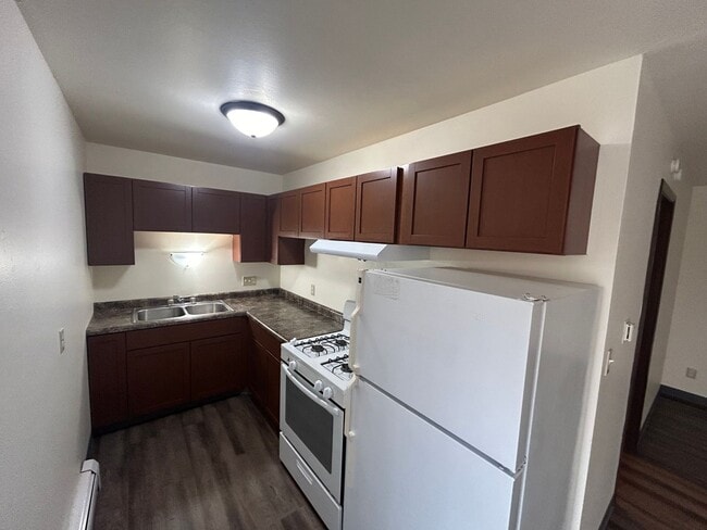 Photo - Colony Court Apartments LLC