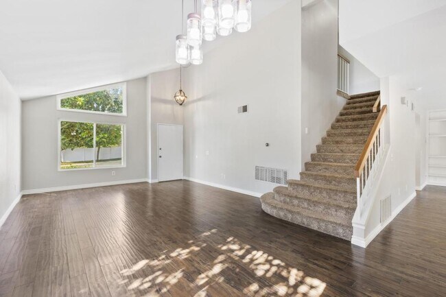 Photo - 218 Skyridge Ln