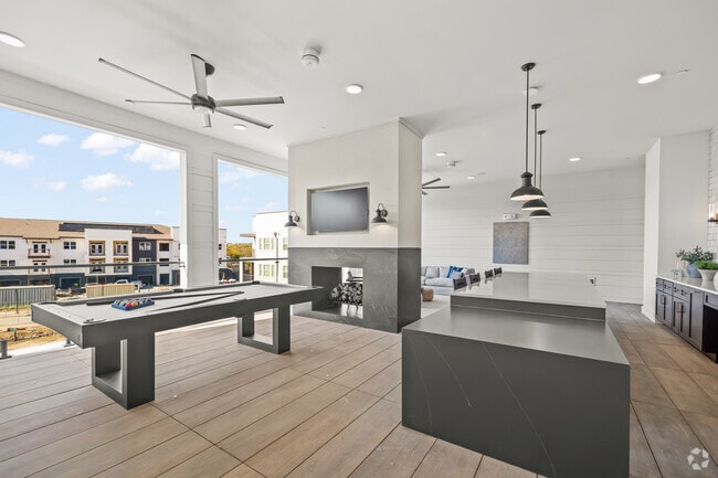 Roof Lounge