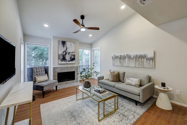 Photo - 1201 Bering Dr Unidad 68